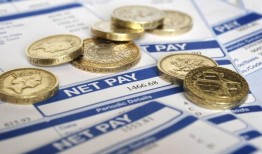 随着失业率的下降，工资增长放缓至两年来的最低点