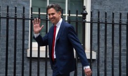 “美妙的一天”：前工党领袖埃德·米利班德重返内阁