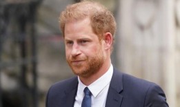 哈里王子是一个内心深处矛盾的人，无法假装不是这样