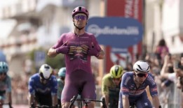 澳大利亚短跑选手格罗夫斯在环罗决赛中再次落后