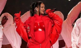 蕾哈娜第二次怀孕，在2023年超级碗中场秀上透露怀孕