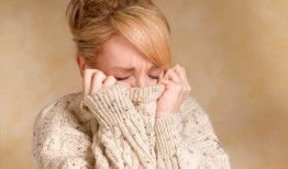 “我给我朋友按摩，让她高潮了——这让事情变得很尴尬”