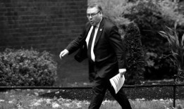 对不起，马克·弗朗索瓦：现在不是2019年，卢旺达也不是英国脱欧