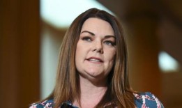 参议院调查了去年Optus的大规模中断后，电信公司面临彻底改革