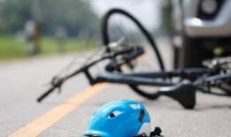 将尼尔森学生撞倒自行车的退休教师被判有罪;因医疗理由吊销执照