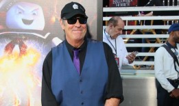 Dan Aykroyd称赞Jason Reitman的《周六夜》是“杰作”