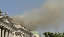 萨默塞特府因火灾关闭，画廊仍然开放