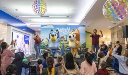 了解如何在今年的珀斯皇家表演中见到Bluey和Bingo