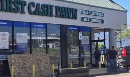 打砸抢的小偷从科罗拉多斯普林斯的当铺偷走了商品