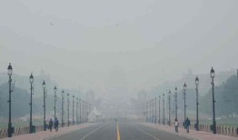 德里的空气质量再次“严重”，农场火灾是主要原因