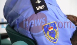 监狱工作人员对过度拥挤的管理很好——州长