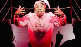 “泰坦尼克”的内森·李·格雷厄姆谈演员是戏剧的中坚力量