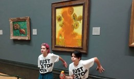 向梵高画作上泼汤的“停止石油示威”被判犯有刑事损害罪