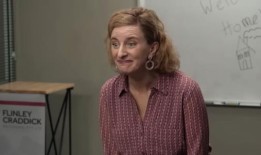 办公室重拍预告片揭示了一个新的演员不满的角色