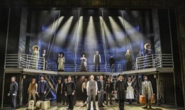 莫里·耶斯顿说，没有1000万美元布景的《泰坦尼克号》同样有效