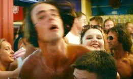 “伊比沙岛之王”精神错乱的享乐主义