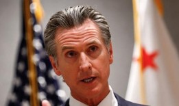 在艰难的美国总统竞选中，共和党人德桑蒂斯在与民主党人纽森的辩论中面临风险