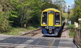 政府应该重新开放托顿-海特铁路