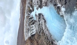 马来西亚游客进行为期10天的冰岛自助探险