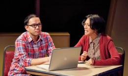 Qui Nguyen写了一部关于他家庭的戏剧主演：他最好的朋友