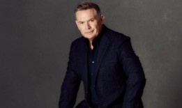 迈克尔·亚瑟获得最佳新闻主持人提名