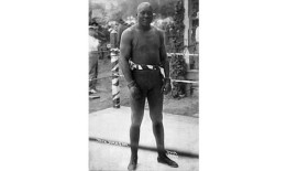 美国拳击手约翰逊、加拿大冰球运动员莱比锡获得俄罗斯国籍