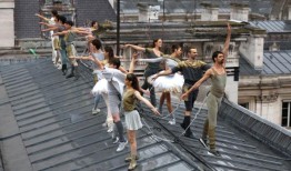 特朗普在哈里斯-《华尔街日报》和《福布斯》民调中领先