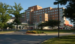 议员们指责弗吉尼亚州领导人夸大预算缺口