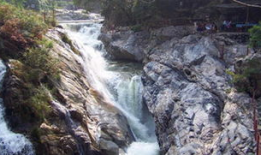 高冠瀑布：自然之美与神秘传说的完美融合