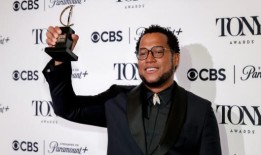 《恰当》获得2024年托尼奖最佳戏剧复兴奖