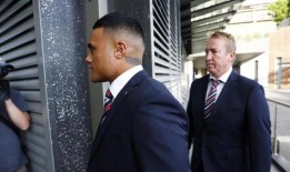 “保持坚定”：斯宾塞·勒尼努希望成为一只公鸡，以回报俱乐部对种族主义丑闻的支持