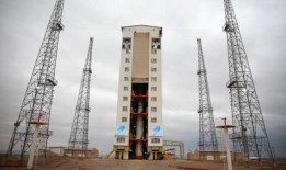 随着紧张局势升级，伊朗向太空发射了三颗卫星，这是西方批评的项目的一部分