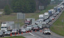 高速公路竞争激烈，太空工业扩张，大比目鱼：阿拉巴马州