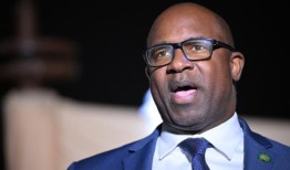 贾马尔·鲍曼“后悔”传播9／11阴谋论