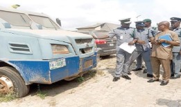 海关释放从大米走私犯手中扣押的金条货车