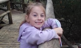 格蕾丝的妈妈被她的尖叫声惊醒，但她说出的六个字可能拯救了整个家庭