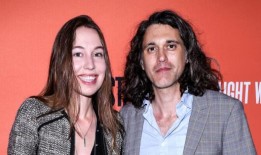 评论：评论家如何看待莫娜·皮诺的《我爱你到可以死》？