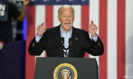 观察家：拜登备受期待的电视采访未能平息对连任的质疑