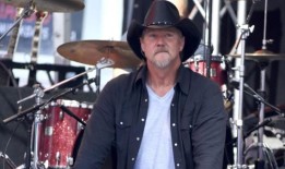 Trace Adkins从好莱坞那里得到了很多虚假的承诺