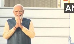 印度总理纳伦德拉·莫迪结束对俄罗斯和奥地利的两国访问后抵达德里帕拉姆机场