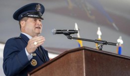 被控性侵的空军二星将不允许退役