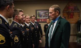 越南战争首位荣誉勋章获得者去世，享年89岁