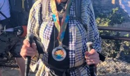 经过几个月的训练，92岁的老人徒步穿越大峡谷，成为最年长的人