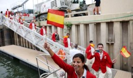 巴黎奥运会在塞纳河上举行了盛大的开幕式