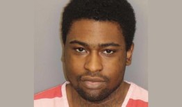 费尔菲尔德首都谋杀嫌疑人拒绝出庭后，以精神疾病为由拒不认罪