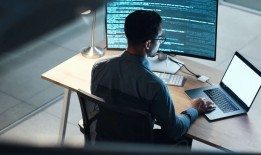 到2025年，亚马逊将为200万名IT员工提供免费的人工智能课程