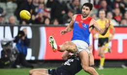 对手教练对五球魔队球星佩特拉卡感到敬畏