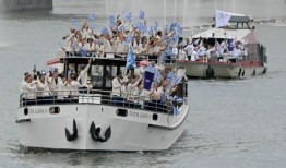 巴黎奥运会在塞纳河上举行了盛大的开幕式