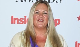 这位出演《东区人》的明星在退出BBC肥皂剧之前经历了引人注目的健身转变