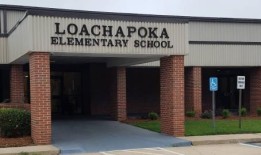 阿拉巴马州一名小学教师被指控用前臂打7岁学生的脸